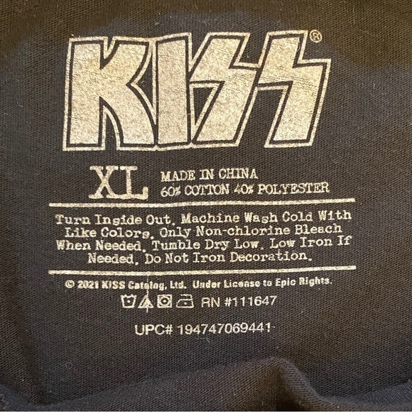 KISS T Shirt XL Women’s Band Graphic Tee Black World Tour ‘77 Rock T Shirt - Picture 4 of 6